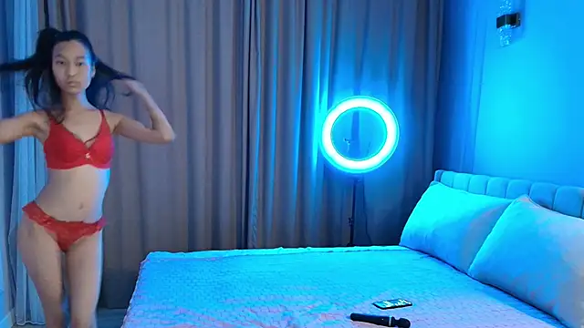 lihnpham online show from November 2025 07:17:01 PM