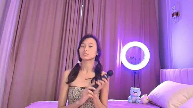 lihnpham online show from November 2025 01:31:02 AM