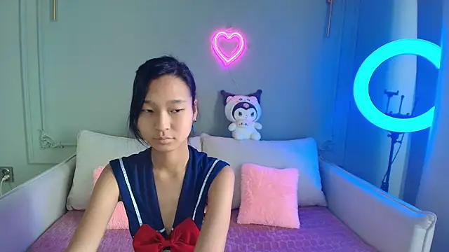 lihnpham online show from December 2025 03:29:02 AM