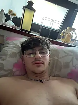 Snapshot of Lxx001@xh chatting on November 2025 02:42:02 PM Lxx001xh online show from November 2025 02:42:02 PM