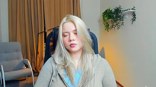 Snapshot of MichelinaRiff chatting on November 2025 01:59:02 PM MichelinaRiff online show from November 2025 01:59:02 PM