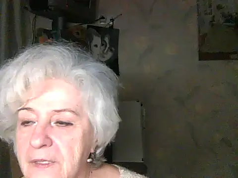 Snapshot of ValeriaKroww chatting on November 2025 04:43:02 PM ValeriaKroww online show from November 2025 04:43:02 PM