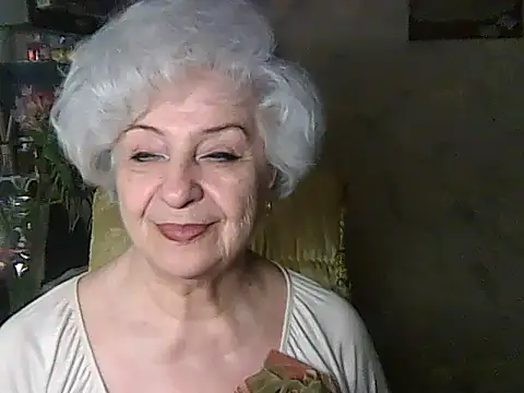 Snapshot of ValeriaKroww chatting on May 2026 04:43:01 AM ValeriaKroww online show from May 2026 04:43:01 AM