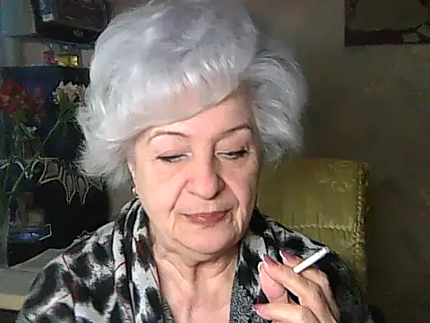 Snapshot of ValeriaKroww chatting on April 2026 05:10:02 AM ValeriaKroww online show from April 2026 05:10:02 AM