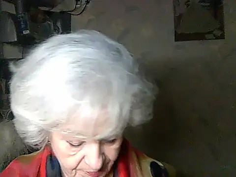 ValeriaKroww online show from December 2025 08:01:01 PM