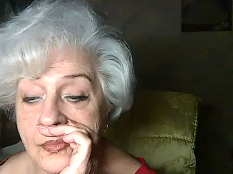 Snapshot of ValeriaKroww chatting on May 2026 05:38:02 PM ValeriaKroww online show from May 2026 05:38:02 PM