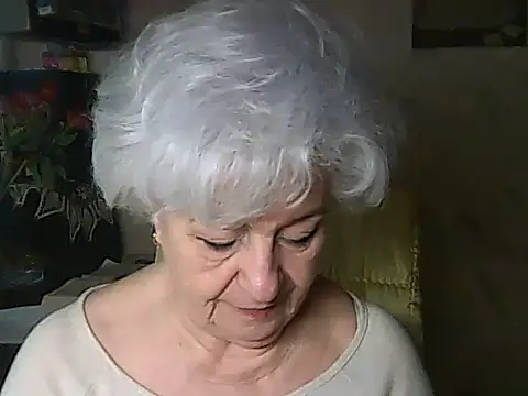 Snapshot of ValeriaKroww chatting on May 2026 05:44:02 AM ValeriaKroww online show from May 2026 05:44:02 AM