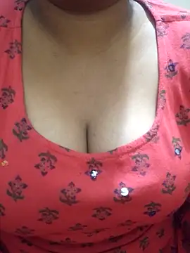 Snapshot of Mathi_cam chatting on November 2025 04:56:01 PM Mathi cam online show from November 2025 04:56:01 PM