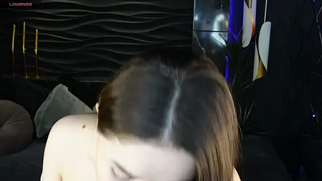 melanie neal online show from December 2025 09:04:02 PM