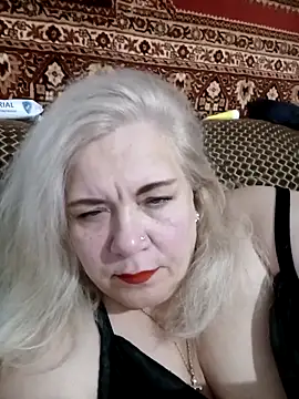 IZOLDA99 online show from November 2025 07:23:02 AM