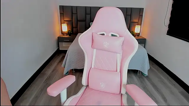 sara ospinna online show from November 2025 01:04:02 PM