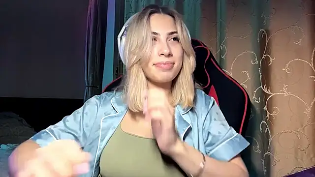 KrisRackers online show from November 2025 07:06:01 PM