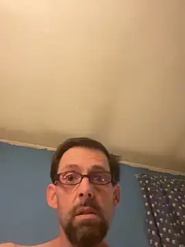 Snapshot of biggdaddyandqueenn chatting on December 2025 10:53:02 PM biggdaddyandqueenn online show from December 2025 10:53:02 PM