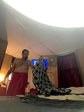 Snapshot of biggdaddyandqueenn chatting on December 2025 01:57:01 PM biggdaddyandqueenn online show from December 2025 01:57:01 PM