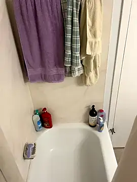 Snapshot of biggdaddyandqueenn chatting on January 2026 07:18:02 PM biggdaddyandqueenn online show from January 2026 07:18:02 PM