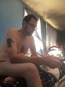 Snapshot of biggdaddyandqueenn chatting on November 2025 05:35:01 PM biggdaddyandqueenn online show from November 2025 05:35:01 PM