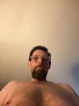 Snapshot of biggdaddyandqueenn chatting on January 2026 07:51:02 PM biggdaddyandqueenn online show from January 2026 07:51:02 PM