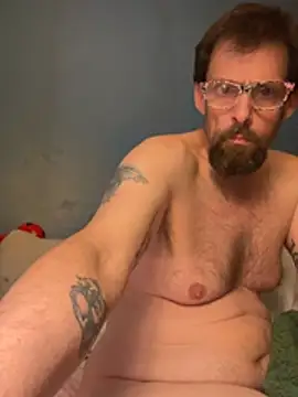 Snapshot of biggdaddyandqueenn chatting on January 2026 05:03:01 AM biggdaddyandqueenn online show from January 2026 05:03:01 AM