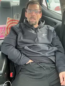 Snapshot of biggdaddyandqueenn chatting on December 2025 06:46:01 PM biggdaddyandqueenn online show from December 2025 06:46:01 PM