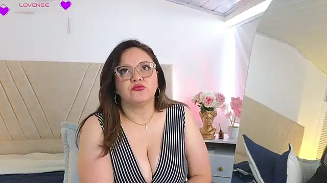 NatashaBlade  online show from November 2025 12:27:02 PM