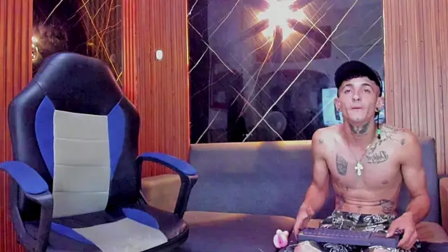 Kevinperlas online show from November 2025 03:54:02 AM