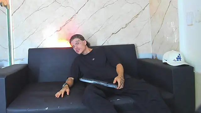 Kevinperlas online show from November 2025 01:31:02 AM