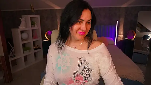 VelvetLuck online show from April 2026 12:29:02 PM