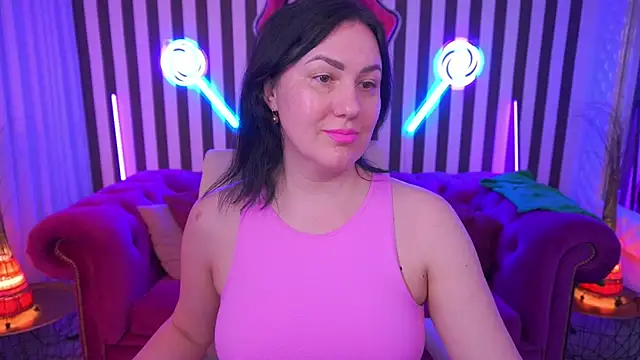 VelvetLuck online show from May 2026 01:04:01 PM