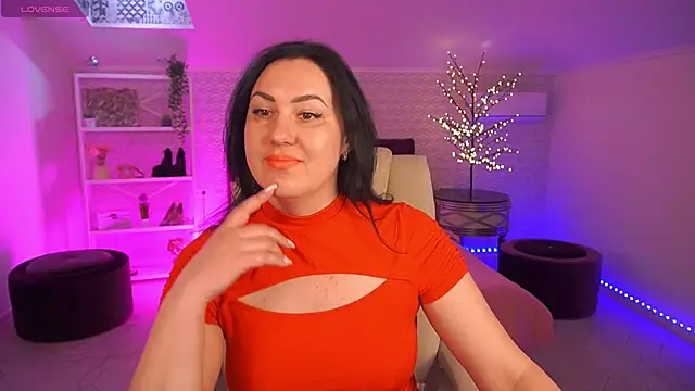 VelvetLuck online show from April 2026 12:45:01 PM