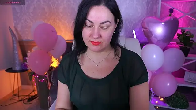 VelvetLuck online show from February 2026 02:58:02 PM