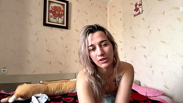 Snapshot of Auroragin chatting on November 2025 10:52:01 AM Auroragin online show from November 2025 10:52:01 AM