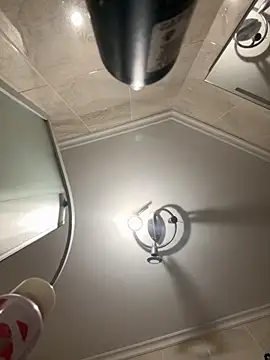 Snapshot of MUDA-TI chatting on November 2025 09:18:01 PM MUDA-TI online show from November 2025 09:18:01 PM