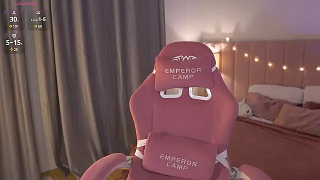 ohmyElly online show from November 2025 04:44:02 PM