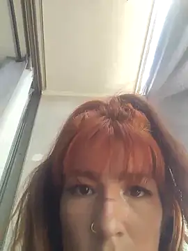 Xeena  online show from November 2025 05:17:02 PM