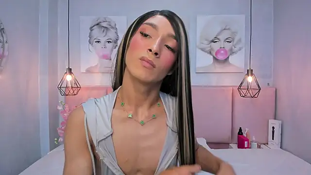 Snapshot of sensual_skinny chatting on November 2025 09:18:02 PM sensual skinny online show from November 2025 09:18:02 PM