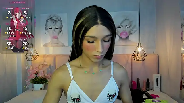 Snapshot of sensual_skinny chatting on November 2025 09:03:02 PM sensual skinny online show from November 2025 09:03:02 PM