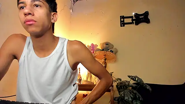 lucian davii online show from December 2025 02:37:01 PM