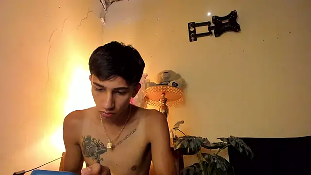 lucian davii online show from December 2025 02:32:02 PM