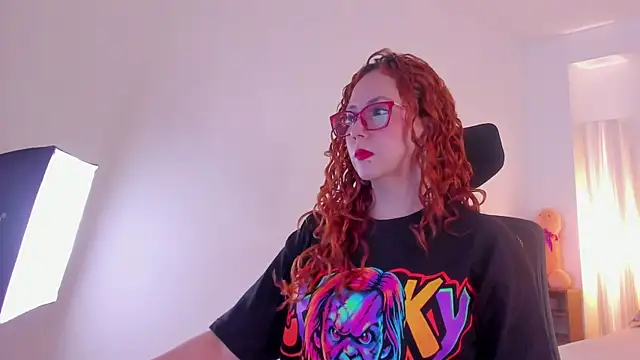 Snapshot of MistressErza chatting on July 2026 06:07:02 PM MistressErza online show from July 2026 06:07:02 PM