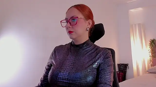 Snapshot of MistressErza chatting on June 2026 07:03:02 PM MistressErza online show from June 2026 07:03:02 PM