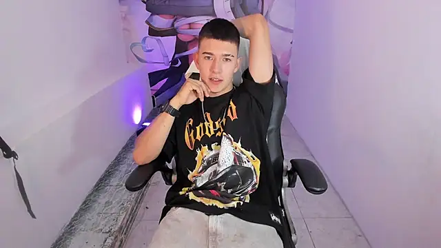 Aleck Boy online show from December 2025 07:13:01 PM