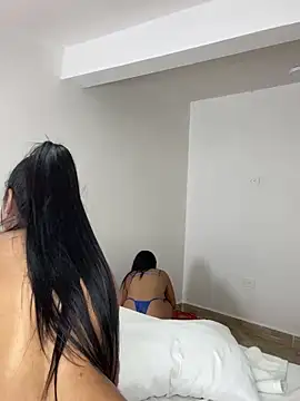 Snapshot of LiaAcosta chatting on November 2025 04:49:01 AM LiaAcosta online show from November 2025 04:49:01 AM