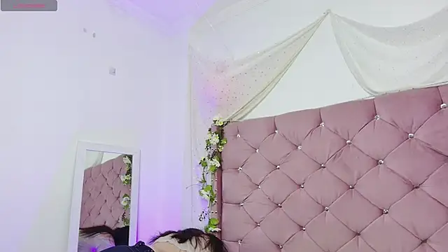 lauxury  online show from November 2025 02:59:01 AM