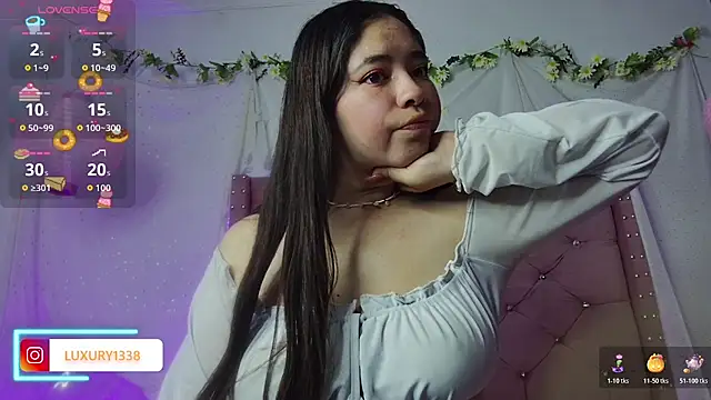 lauxury  online show from November 2025 03:54:02 AM