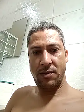 Arrombador20 online show from April 2026 01:07:01 PM