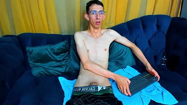 Snapshot of ZyroNight chatting on November 2025 10:02:01 PM ZyroNight online show from November 2025 10:02:01 PM