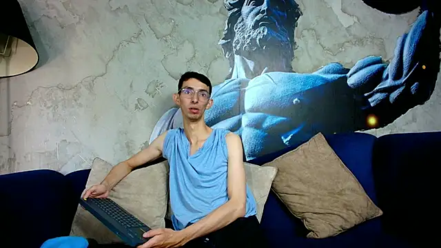 ZyroNight online show from November 2025 02:32:02 PM