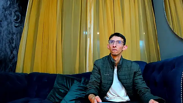 ZyroNight online show from November 2025 12:47:02 AM