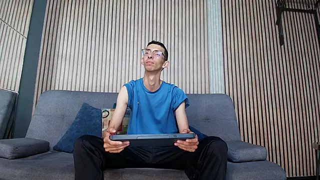 ZyroNight online show from December 2025 10:13:01 PM