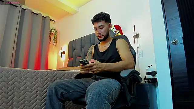 noah corvelle online show from December 2025 02:00:02 AM